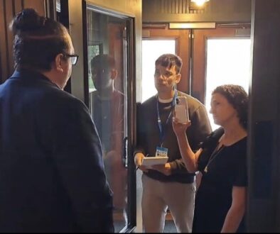 Eric Brooks blocking Journal Sentinel reporter Mary Spicuzza from entering the Tiffany campaign event